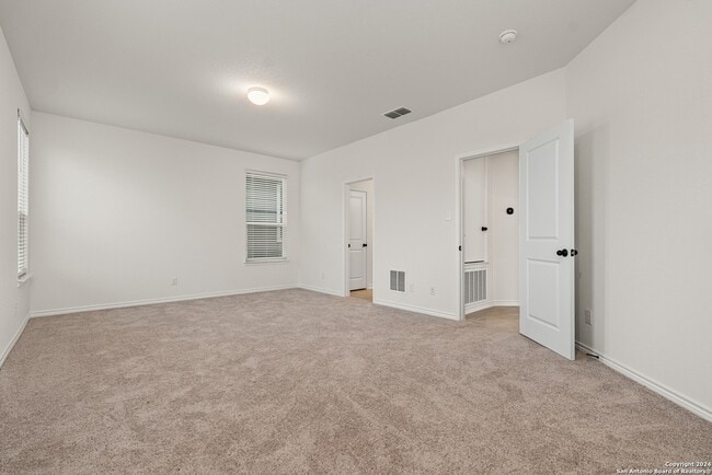 Building Photo - 246 W Flowing River Dr