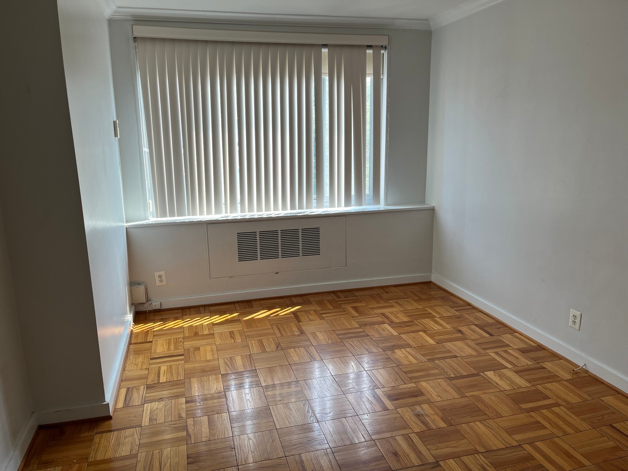 Bedroom #1 - Apt 1110 - 4200 Cathedral Ave NW