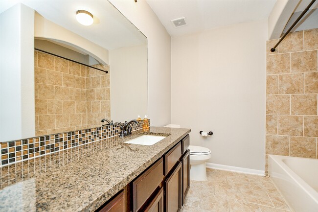 Building Photo - 26514 Forest Pine Ln