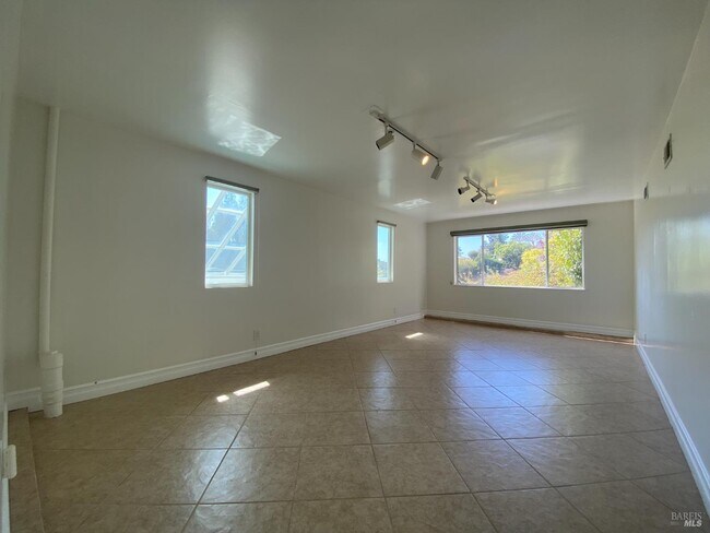 Building Photo - 67 Via Los Altos