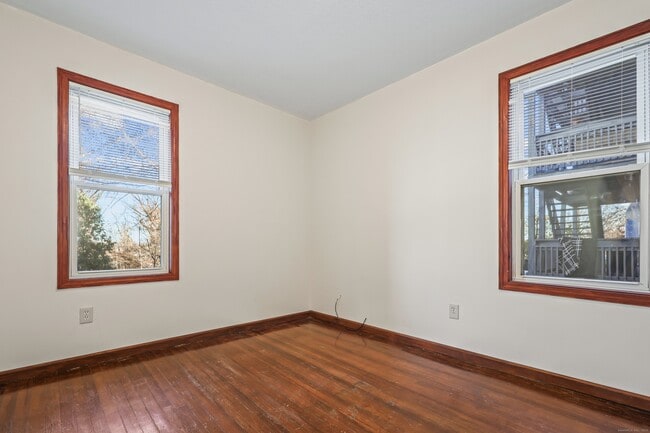 Building Photo - 294 Bellevue St