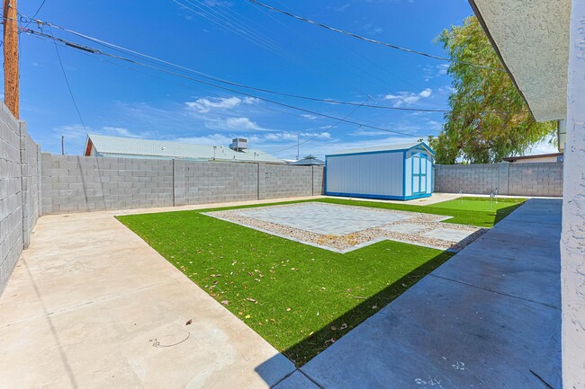 Building Photo - 1510 W 7th Dr