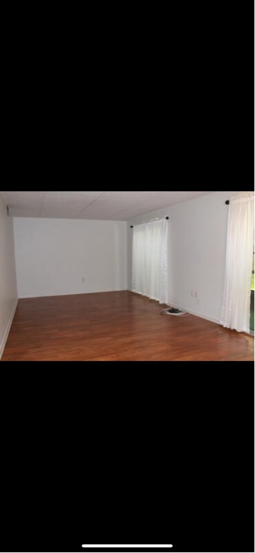 Building Photo - 2400 Forest Dr