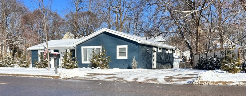 Building Photo - 328 E Livingston St