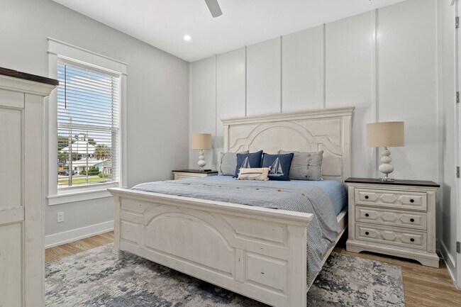 Building Photo - 14300 Front Beach Rd