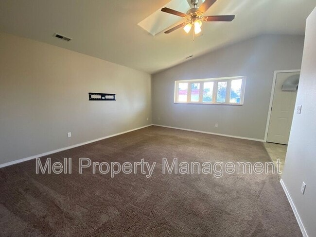 Building Photo - 1518 SE Ridge Rd