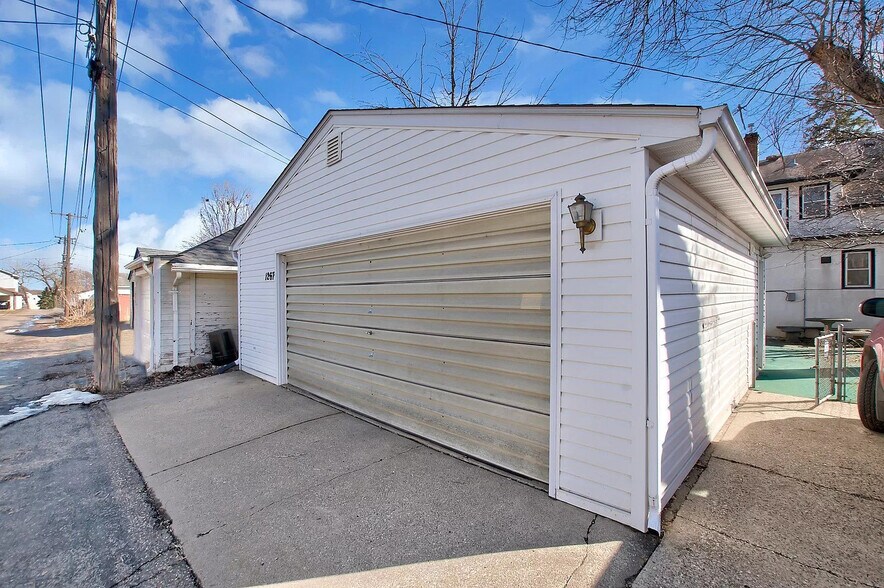 Building Photo - 1267 Hewitt Ave