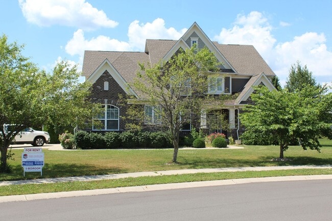 Building Photo - Absolutely Gorgeous 5 BR Estate Home in Br...
