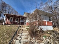 Building Photo - Charming Hilltop Home with Stunning City Views