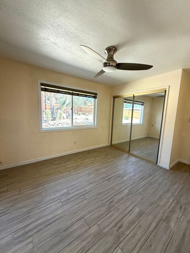 Building Photo - Cozy 2 Bedroom 1.5 Bathroom
