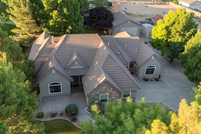Building Photo - 1171 W Topaz Rd