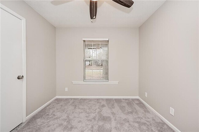 Building Photo - 8990 Sterling Ridge Ln