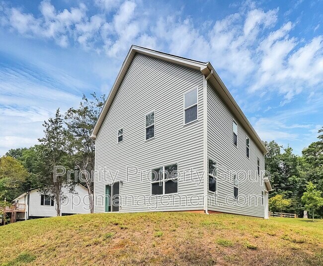 Building Photo - 6618 Riverview Dr