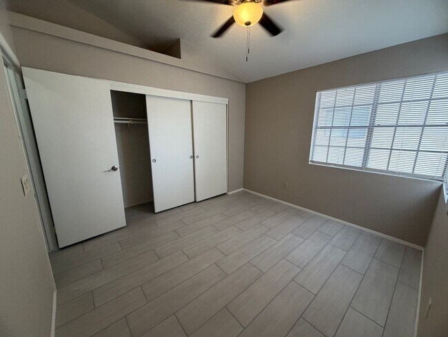 Building Photo - Newly Remodeled Glendale Home