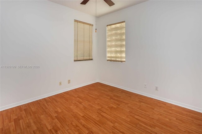 Building Photo - 1337 Presidio Dr