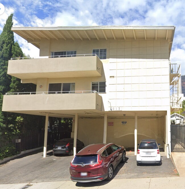Building Photo - 1013 N San Vicente Blvd