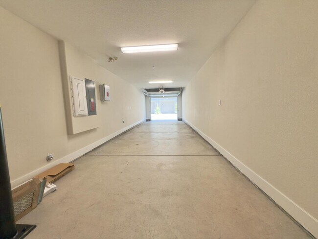 Building Photo - 587 Redberry Wy