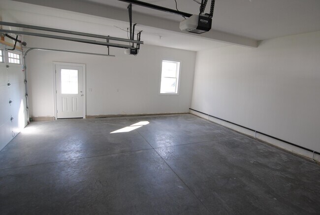 Building Photo - 1 Scout Ln