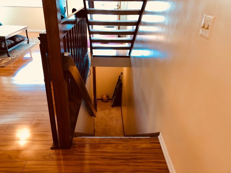 Building Photo - 8179 Rochester Way