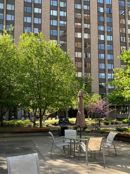 Courtyard - 19 S 1st St