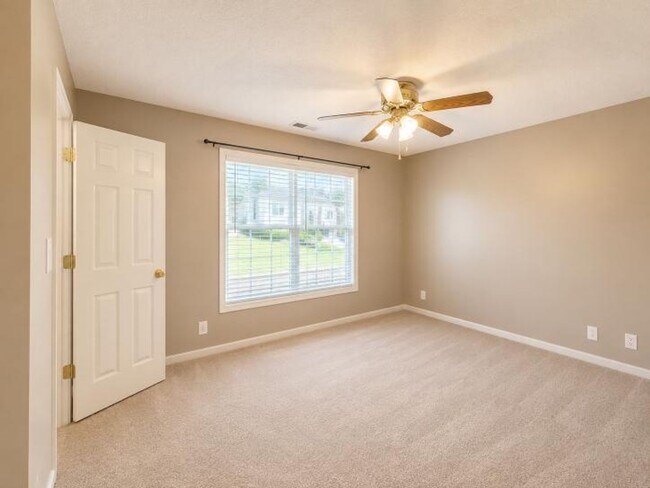 Building Photo - 1034 Persimmon Ct