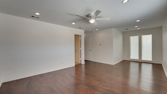 Building Photo - 5818 Orchid Ln