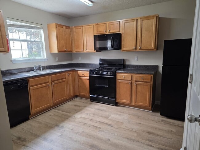 Building Photo - 215 Colser Drive