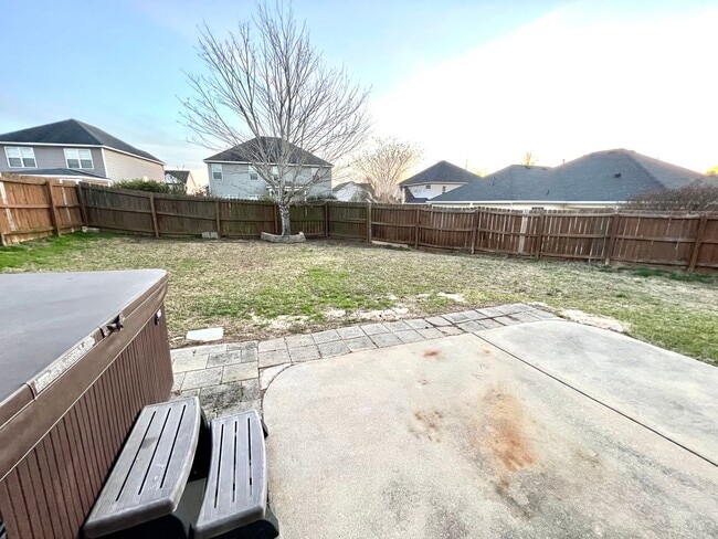 Building Photo - 702 Wickham Dr