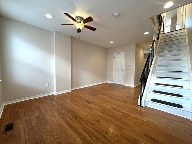 Building Photo - Gorgeous 2-Bedroom Townhome in the Heart of Olde Richmond! Available NOW!