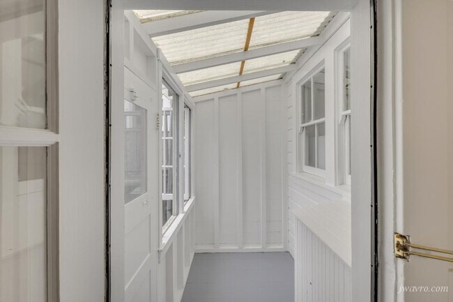 Building Photo - 467 40th Ave