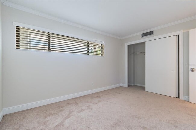 Building Photo - 13618 Greenfield Dr