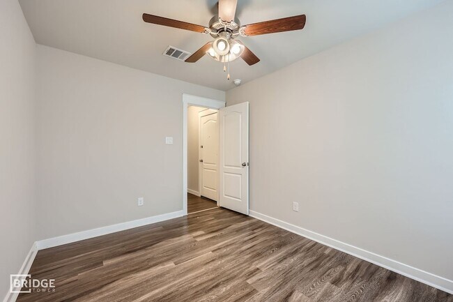 Building Photo - 6129 Fall Creek Ln