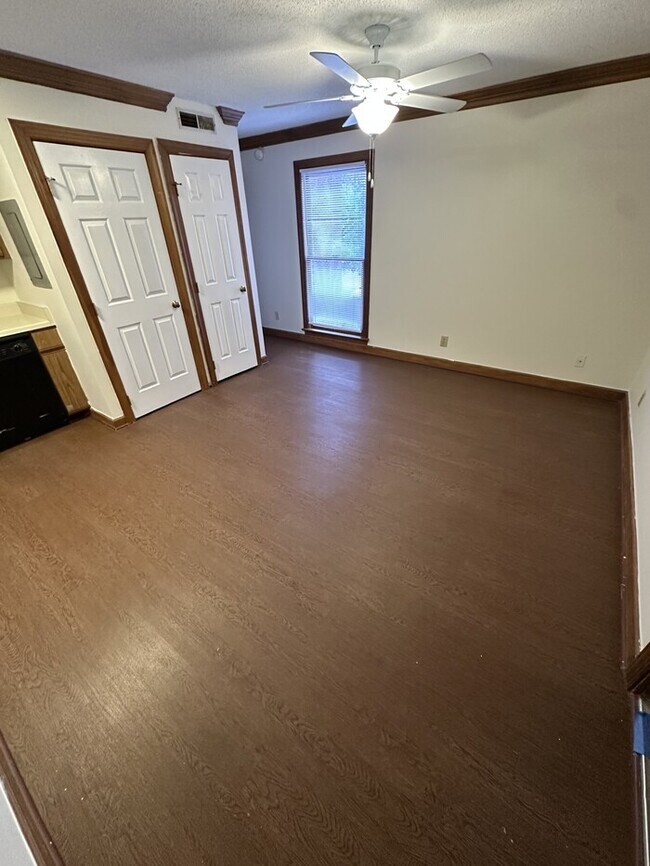 Primary Photo - 3533-201 Ivy Commons Drive