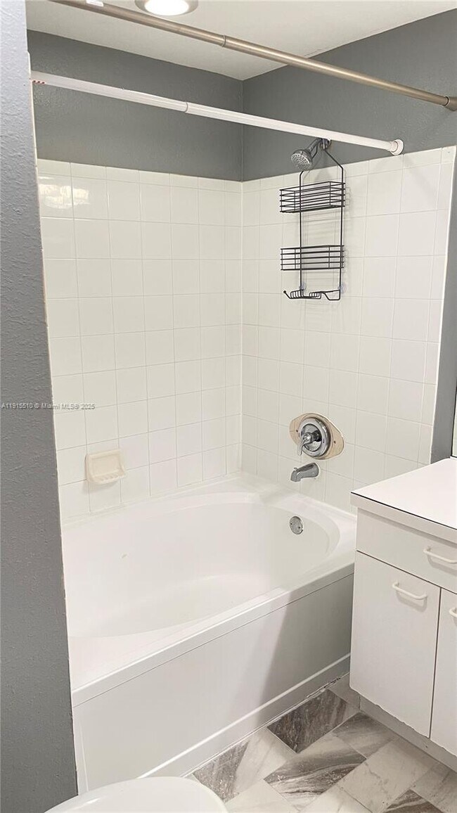 Building Photo - 8110 San Carlos Cir