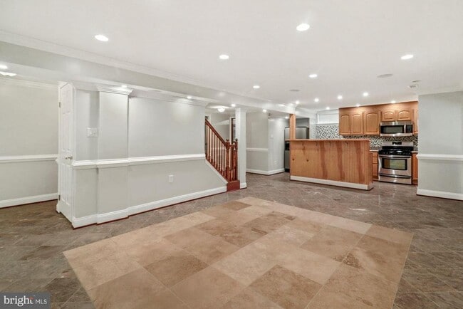 Building Photo - 6212 Lilac Bush Ln