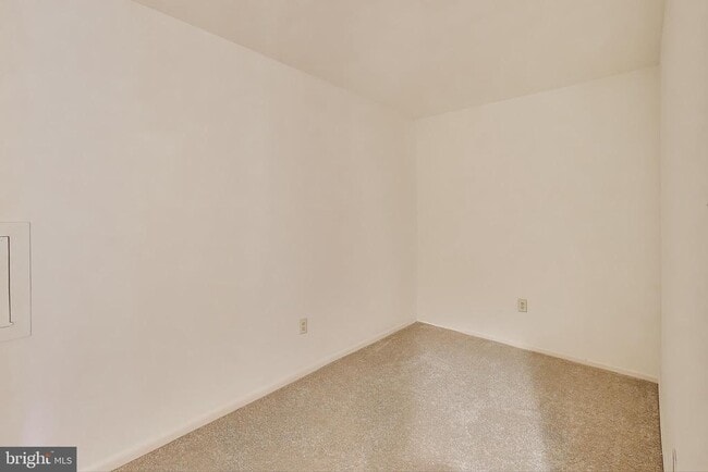 Building Photo - 18 Indian Hills Ct