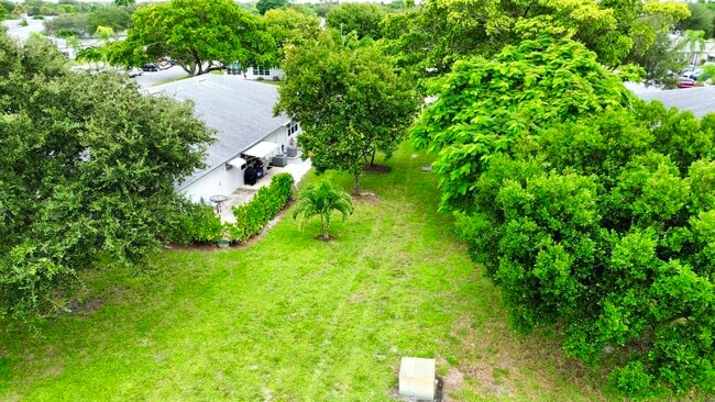 Building Photo - 1177 S Drive Cir