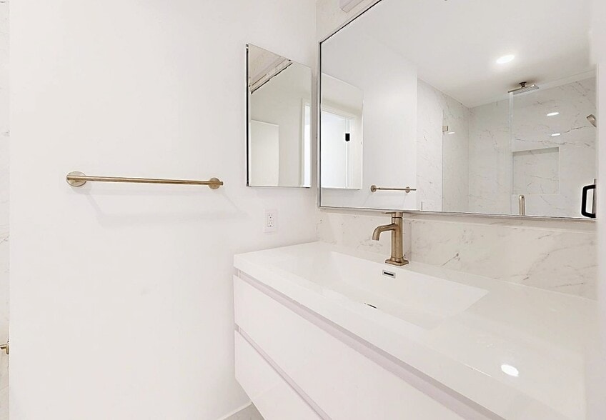 Building Photo - Lafayette Street