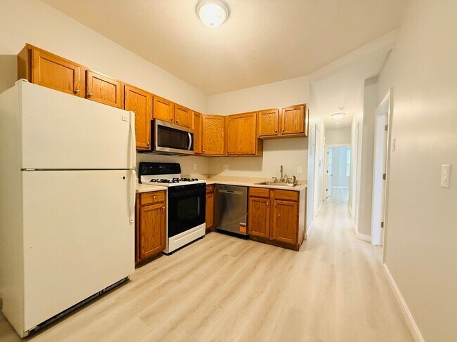 Building Photo - 93 Ziegler Street, 1