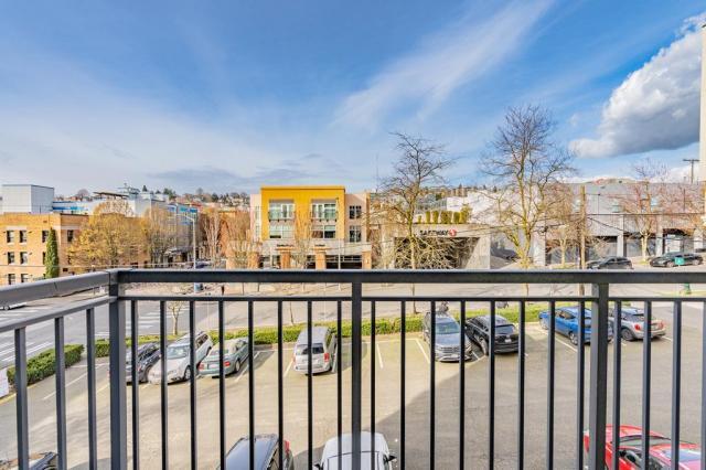 Building Photo - 0 bedroom in Seattle WA 98119