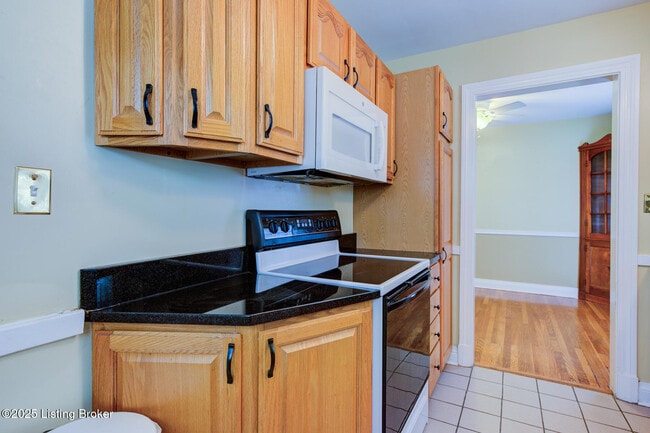 Building Photo - 442 Bauer Ave