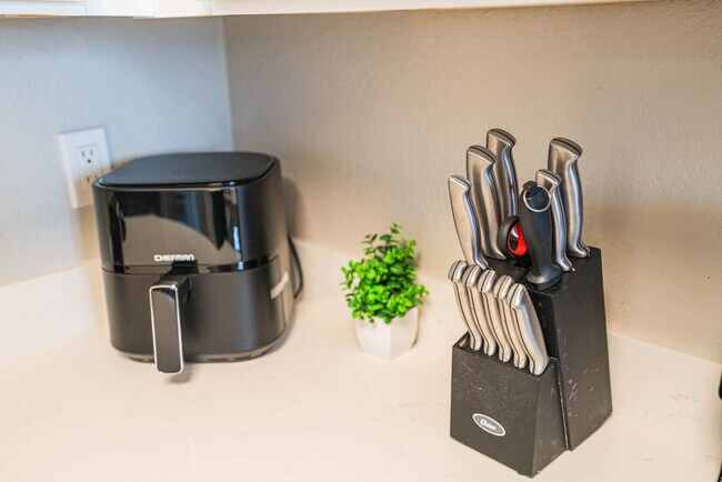 Building Photo - 8550 E McDowell Rd