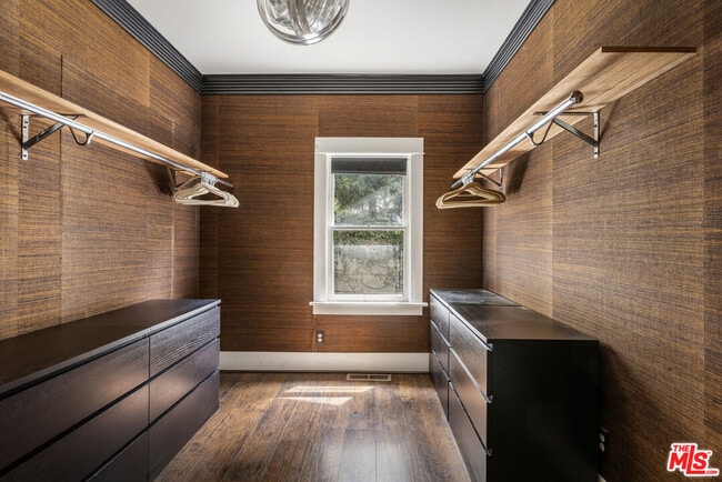 Building Photo - 201 S Ave 55