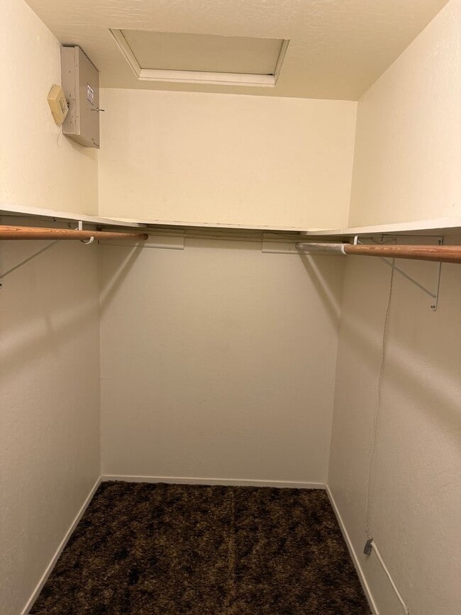 Building Photo - 4833 E Main St