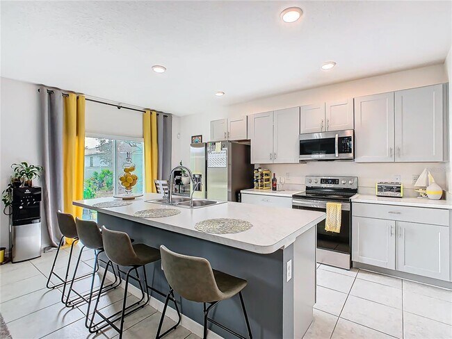 Building Photo - 208 Goldenrod Ln