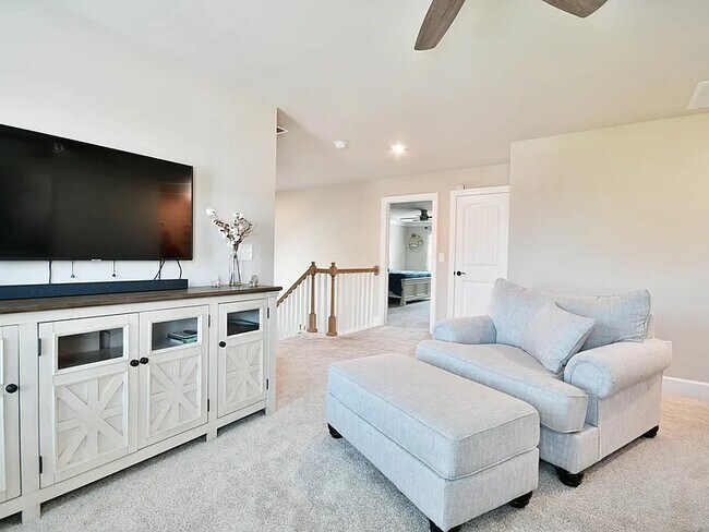 Building Photo - 30 Winged Bourne Ct