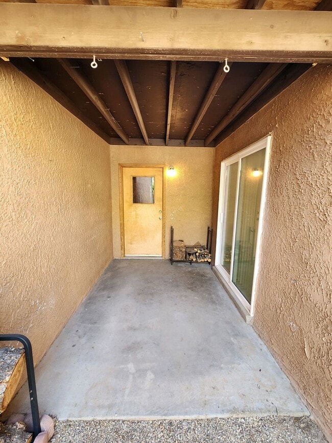 Building Photo - 2082 Pinecone Way