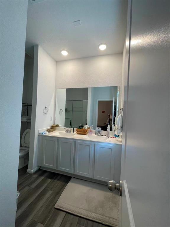 Building Photo - 141 Mammoth Dr