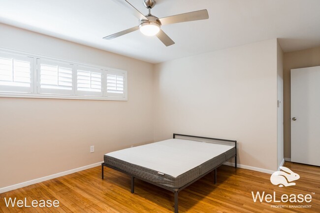 Building Photo - 2 br, 2 bath House - 5369 La Jolla Blvd #15