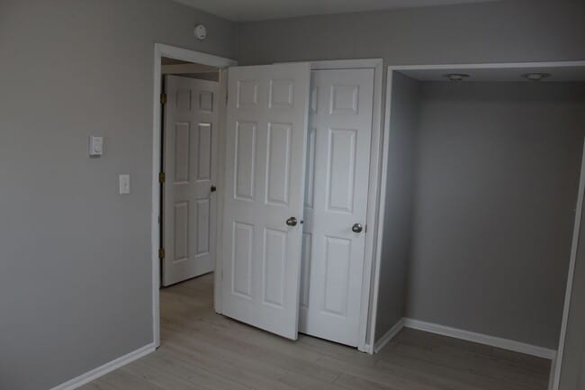 Building Photo - 3 Bedroom Ranch in Plainfield